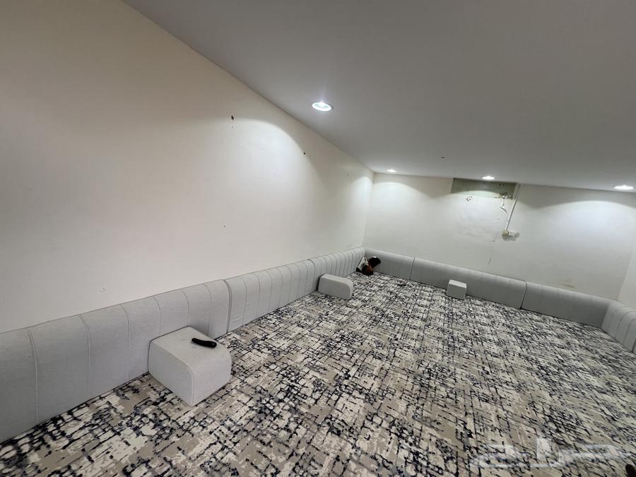 مخيم للبيع جميع اغراضه64576437416579110