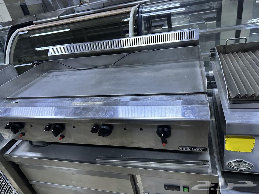 بيع جميع معدات المطاعم والكفيهات والمخابز المستعمله شبه جدي64573643401474113