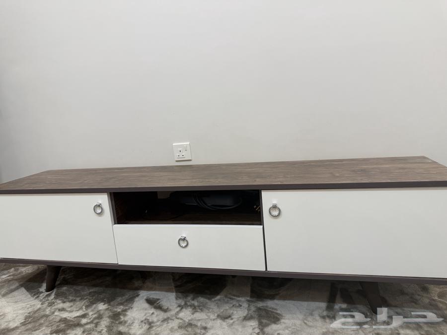 طاولة تلفزيون64578827737602110