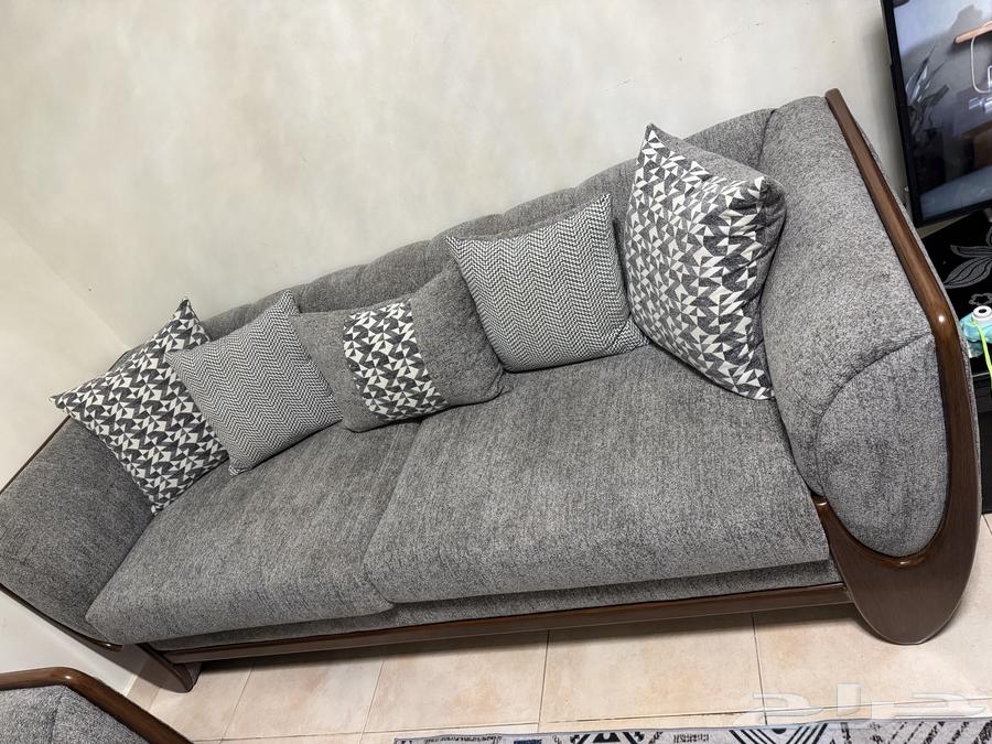 كنبة جديدة للبيع64579143056002110