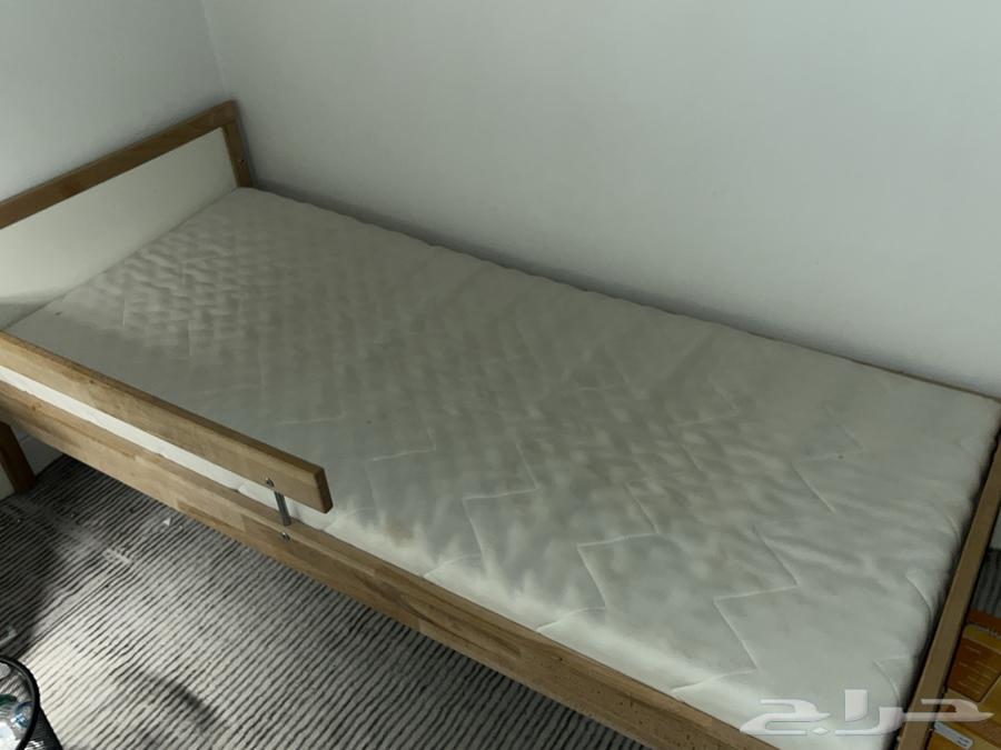 سرير من ايكيا نضيف وجديد اطفال64577501518979110