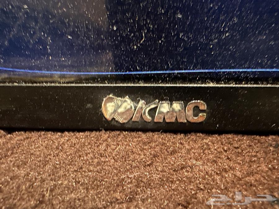 Broken screen TV as shown in the picture, 65 inches, brand KM64577880180865111