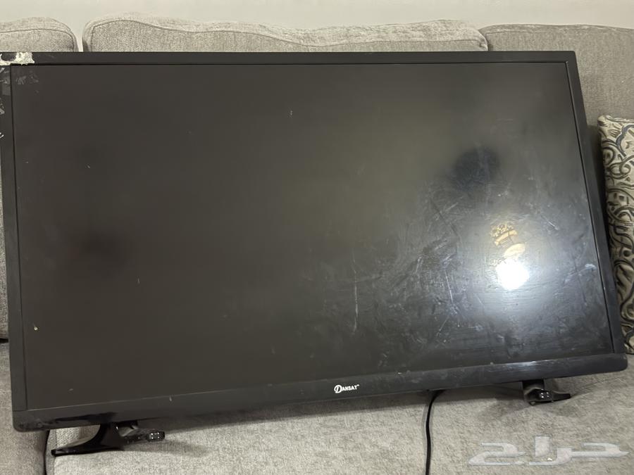 تلفزيون للبيع بسعر 400 ريال64572006873473110