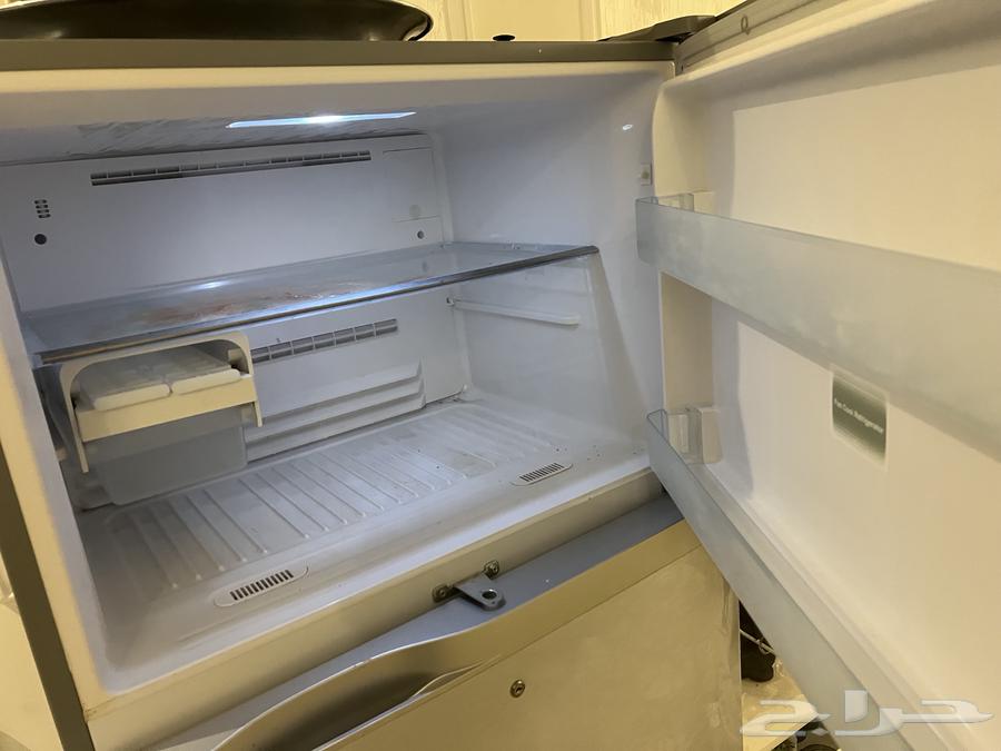 للبيع ثلاجة دورين ماركة توشيبا مستخدمة64572737284738111
