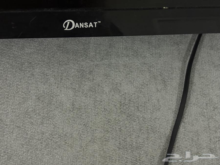 تلفزيون للبيع بسعر 400 ريال64572006873473111