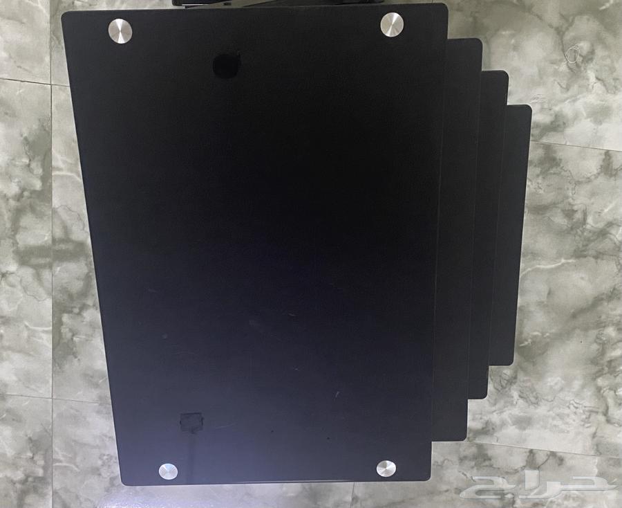 Serving Tables64572885245954112