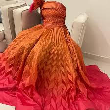 فستان سهره لبس6ساعات نظيف جدا سعره1200البيع60064571838743042110