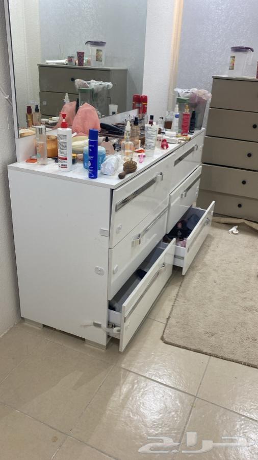 غرفة نوم للبيع عمرها 3 سنوات64575587372290113