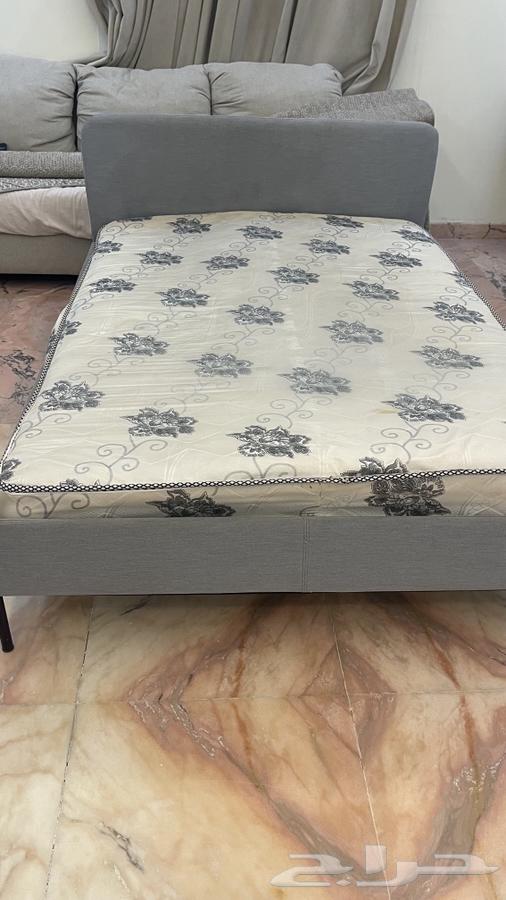 سرير من ايكيا64579005626625110