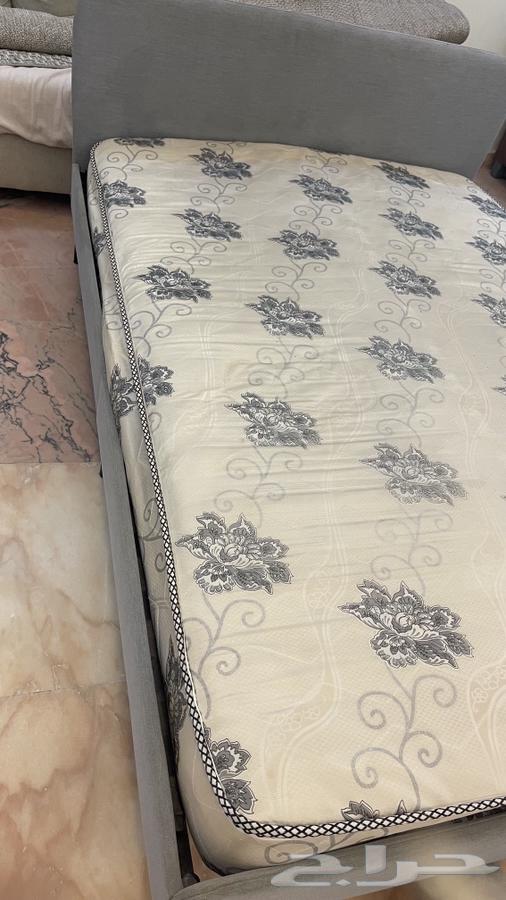 سرير من ايكيا64579005626625112