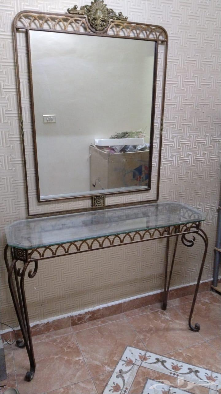 Entryway and table for sale at negotiated price64572621784578110