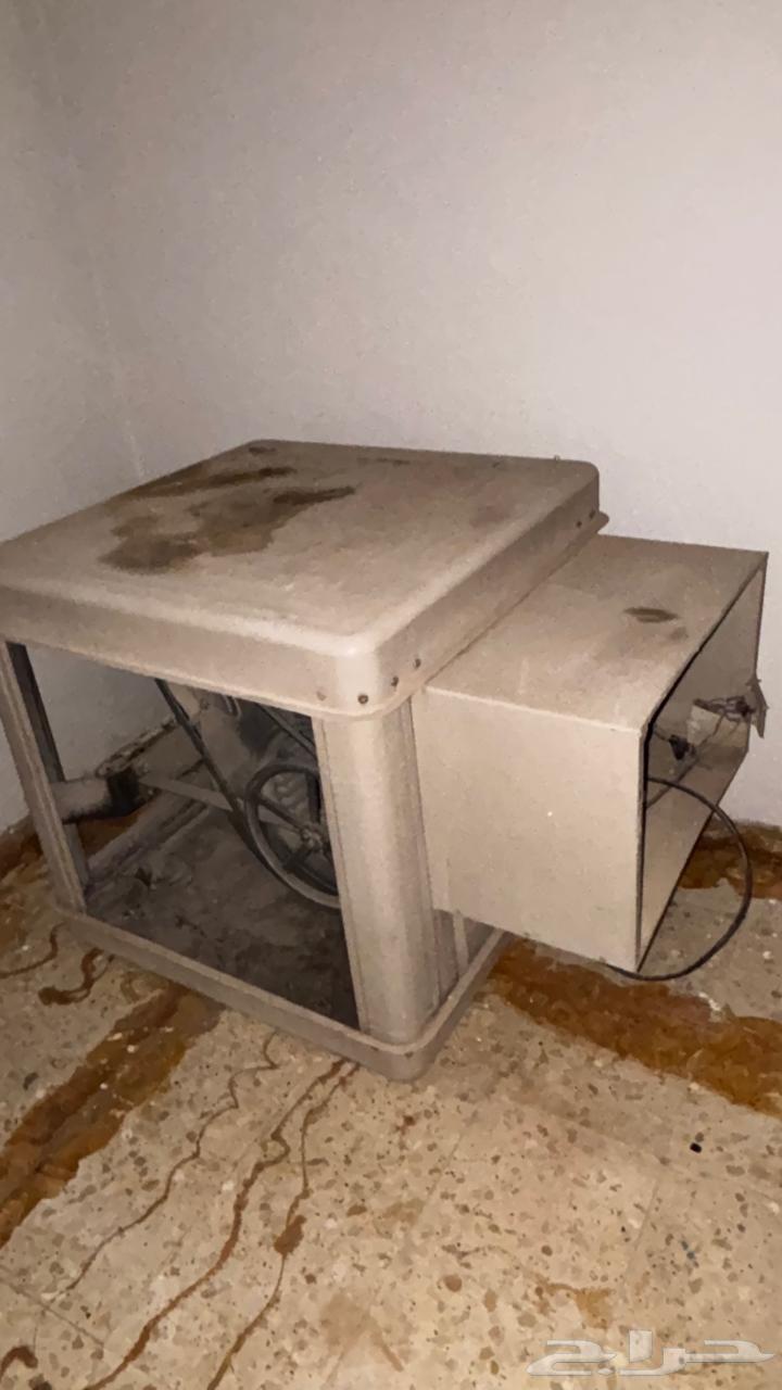 مكيف صحراوي شبه جديد ويوجد مكاتب للبيع64575657226241112
