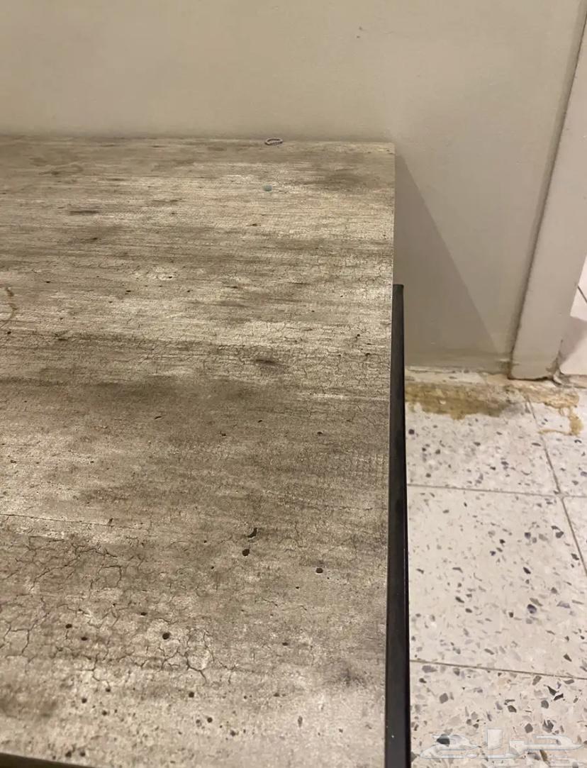 طاولة للبيع64572677474946112