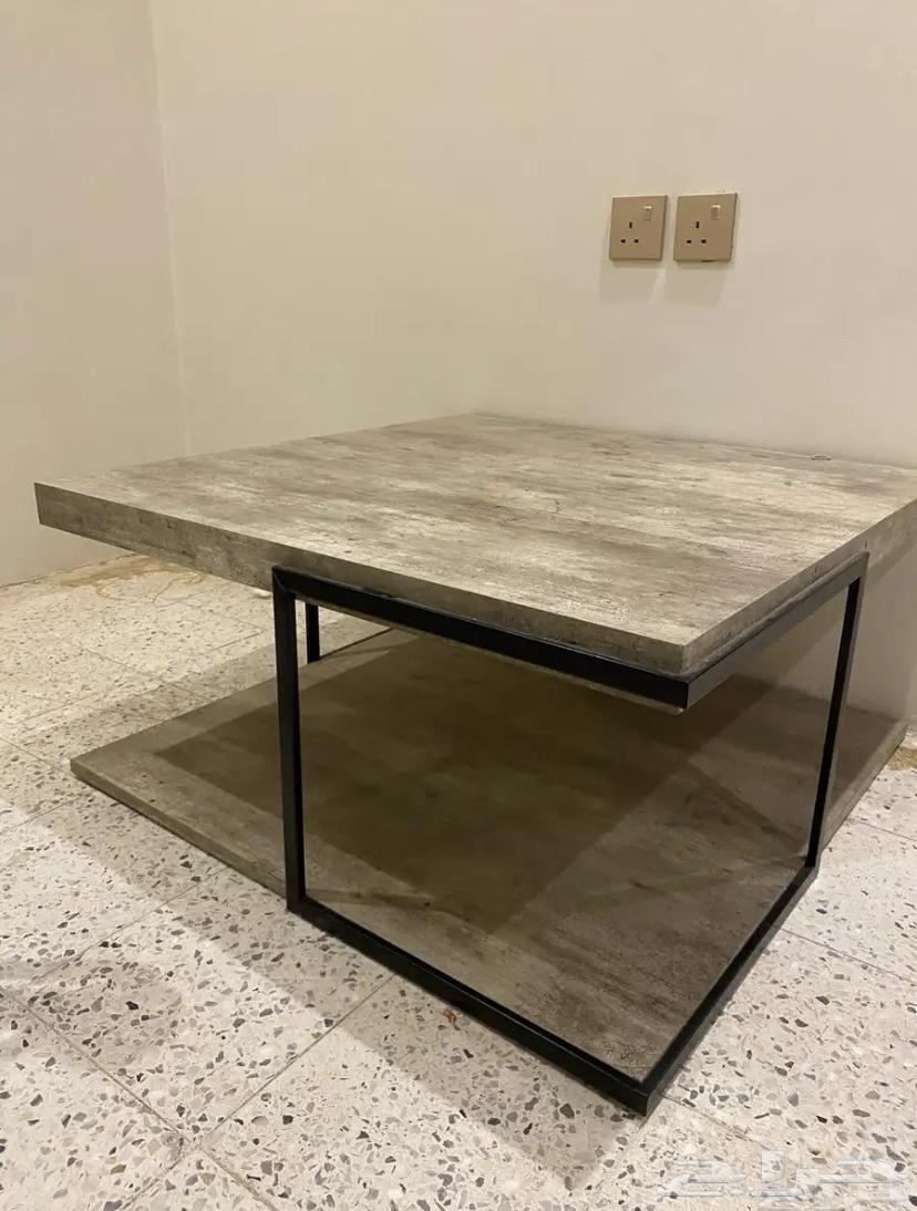 طاولة للبيع64572677474946110