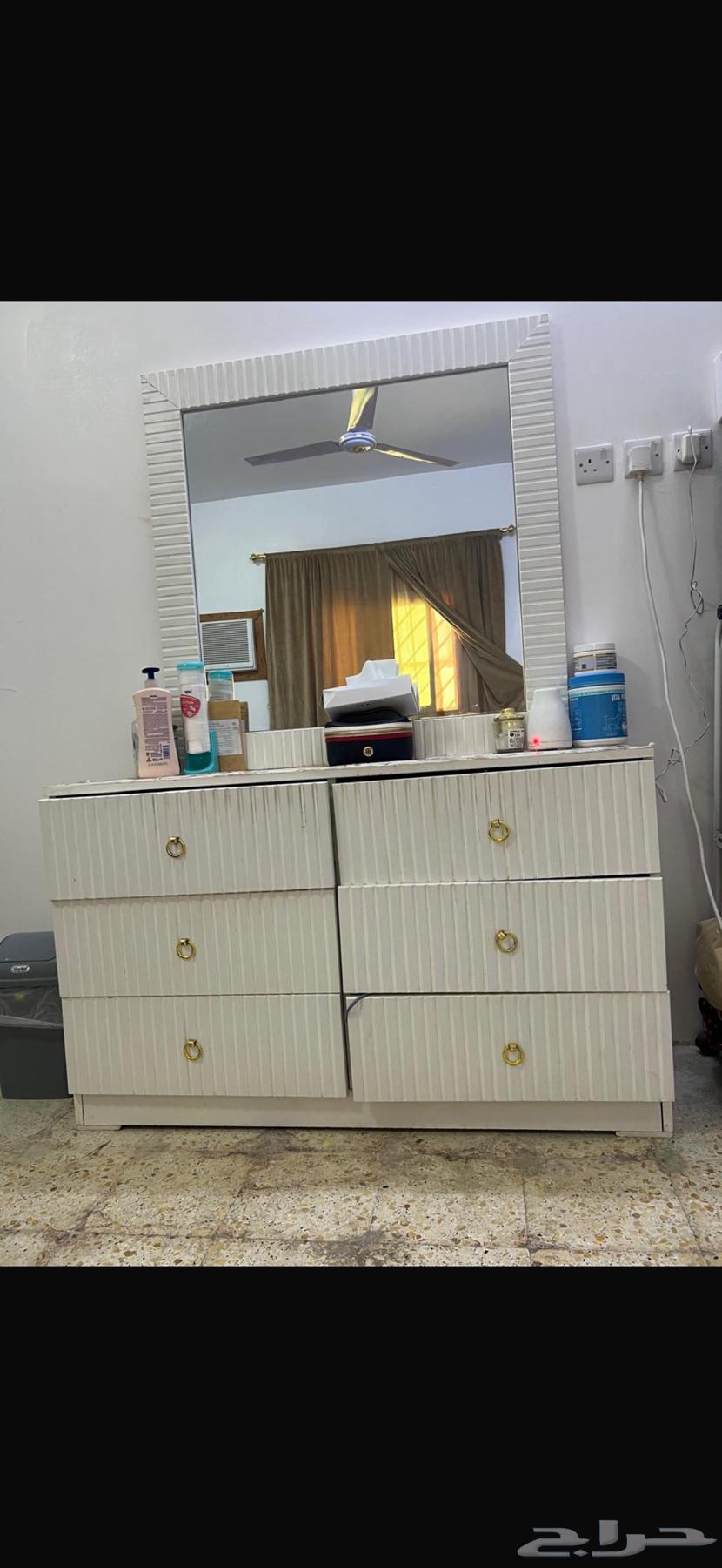 دولاب وتسريحة مع بعض للبيع64575918502529112
