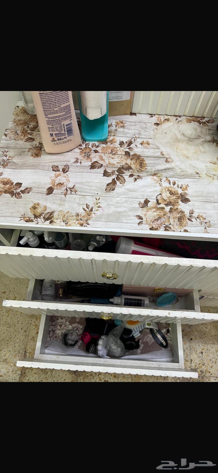 دولاب وتسريحة مع بعض للبيع64575918502529113