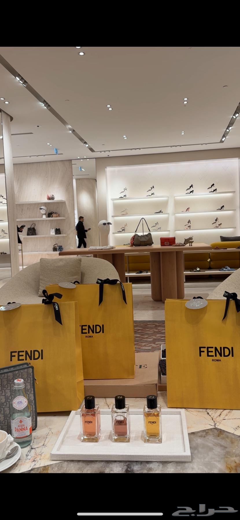 عطور فندي للبيع64463006106754110