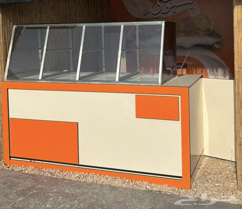 طاولة عرض خشب نوع جيد وكاونتر استيل اصلي مع قزاز64575615390723111