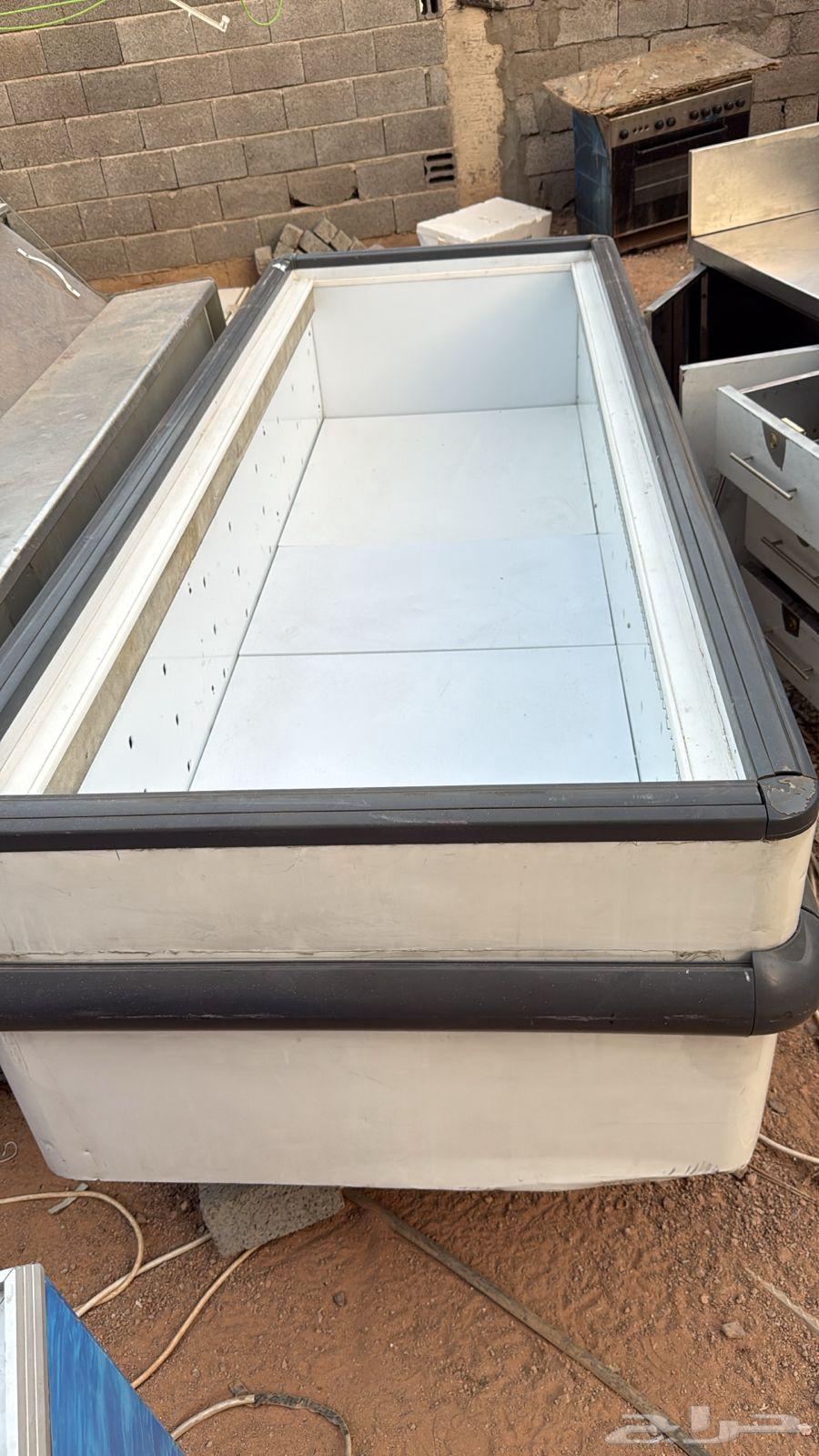 للبيع ثلاجه وكاشير نظيفه شرط64579704998019113