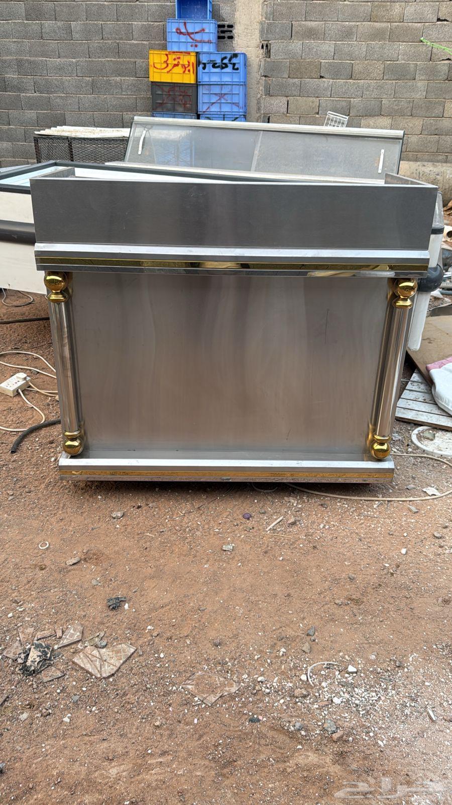 للبيع ثلاجه وكاشير نظيفه شرط64579704998019110