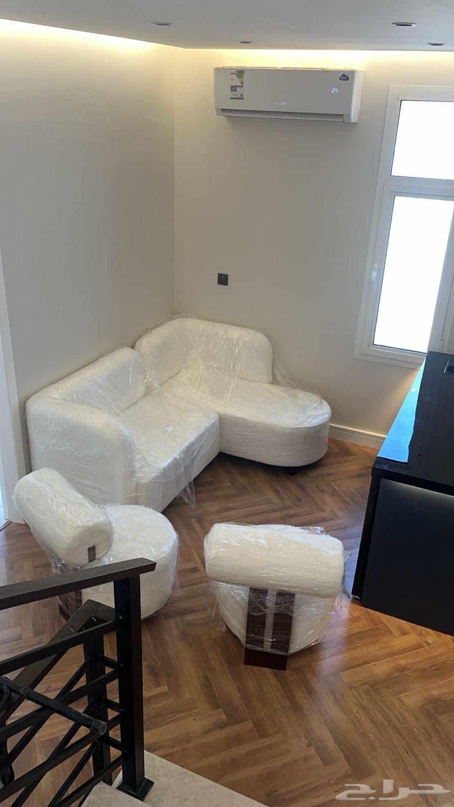 بيع كنب بوكليه جديد لم يستخدم اوف وايت64575042377986110