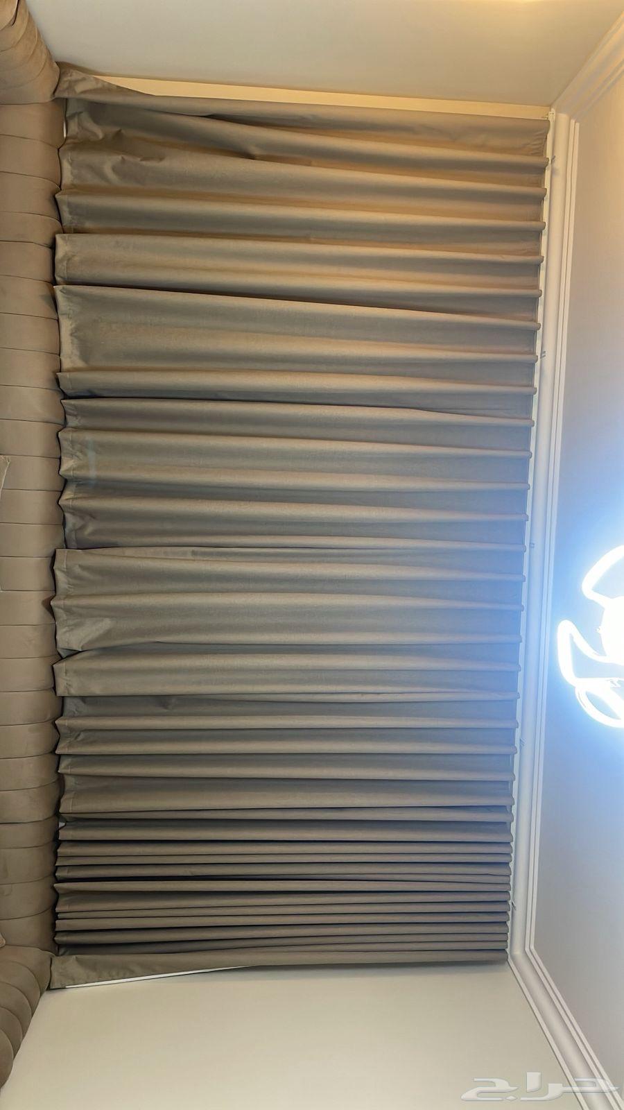 New floor sofa three months old, new with blackout curtains and Wi-Fi64575168276226114