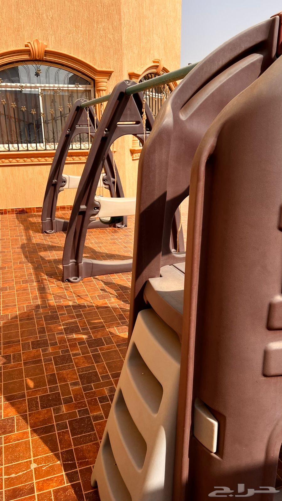 العاب مرجيحه وزحليقه وكوخ صغير64574200820610114