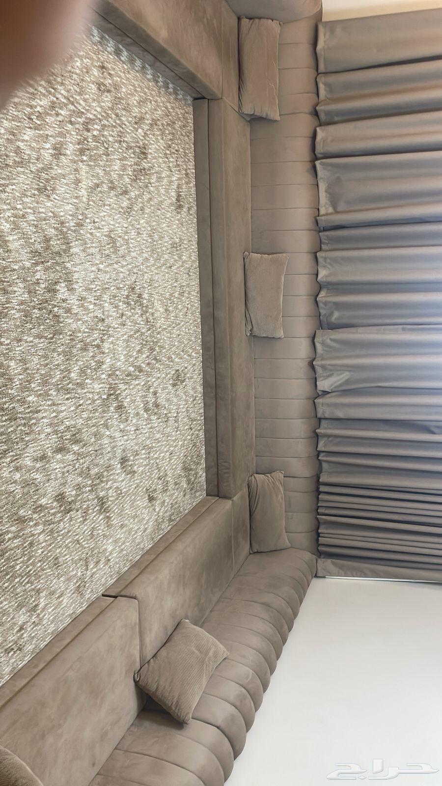 New floor sofa three months old, new with blackout curtains and Wi-Fi64575168276226113