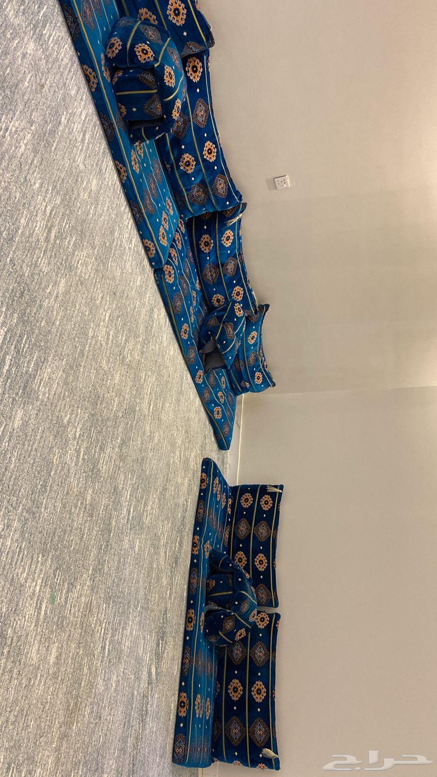 3 used floor and wall supports64572753384451110