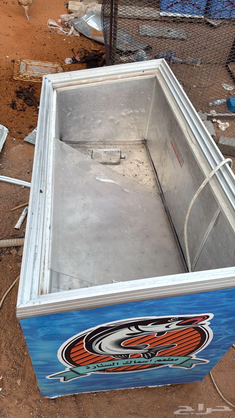 للبيع ثلاجه وكاشير نظيفه شرط64579704998019112