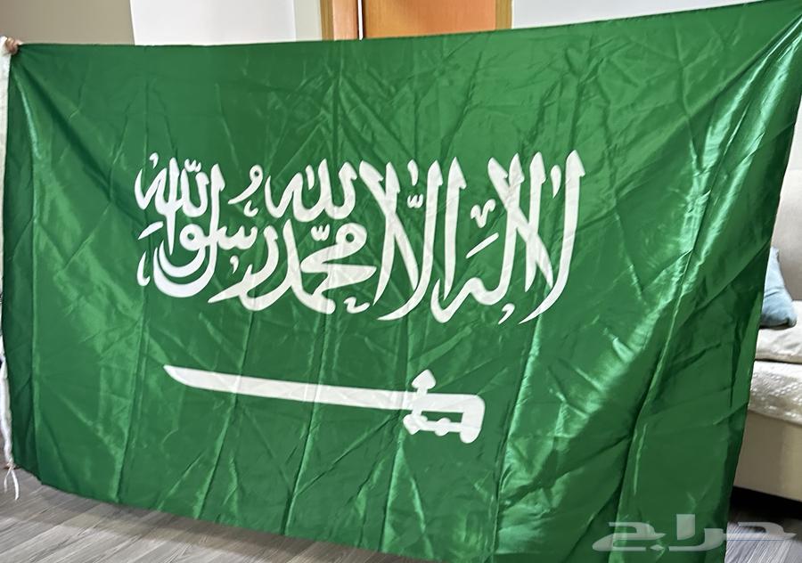 علم للبيع جديد ولم يستخدم64573685297154110