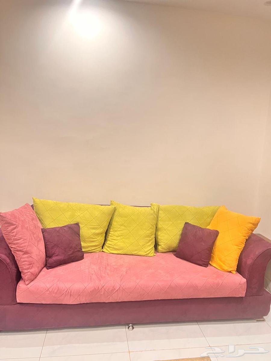 طقم كنب ثلاثيه و2ثنائيه وكنبتين السعر 800ريال64575615454593112