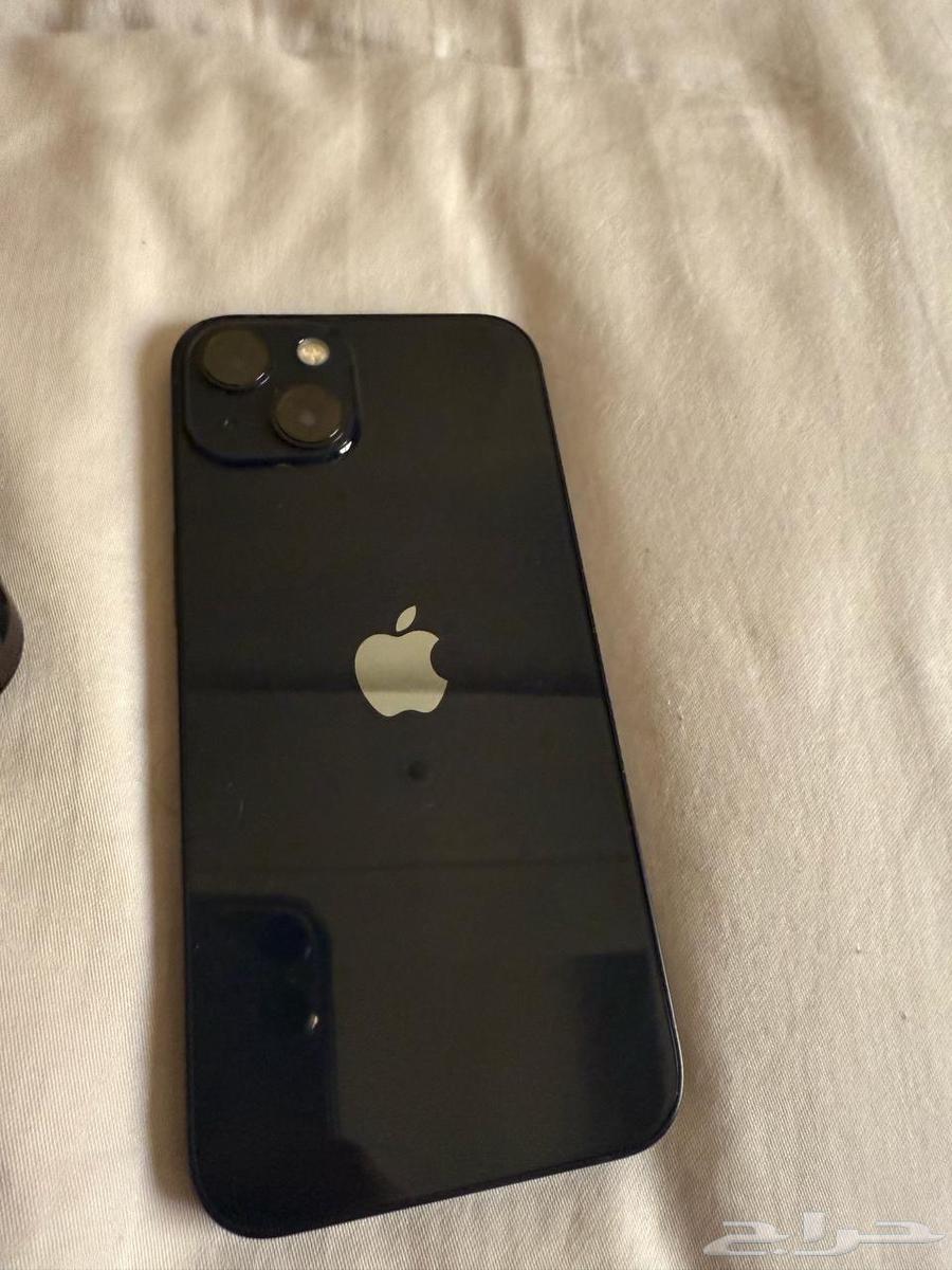 iPhone 13 بحالة ممتازه64573460432131110