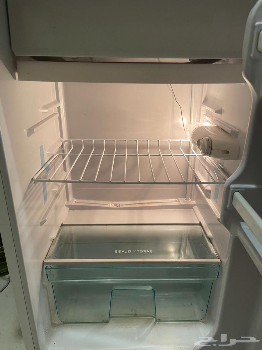 ثلاجه صغيره للبيع شبه جديده ماقد ا ستخدمت الا شهر64573235347203114