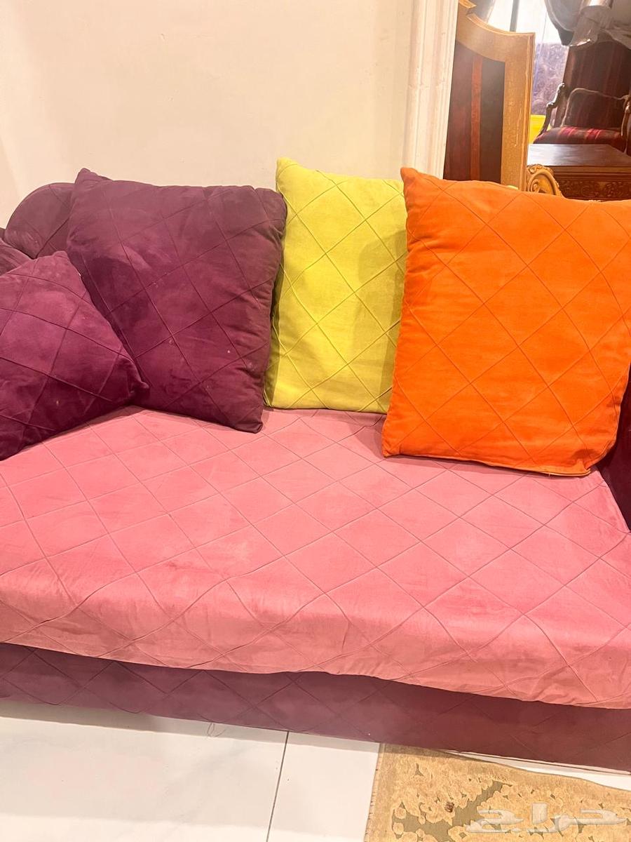 طقم كنب ثلاثيه و2ثنائيه وكنبتين السعر 800ريال64575615454593114