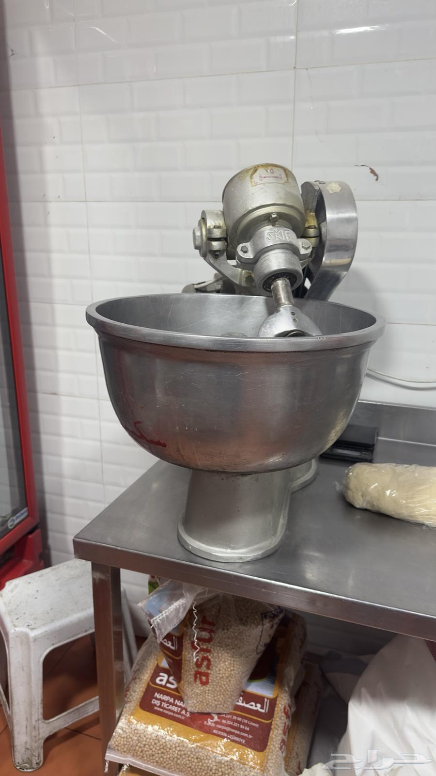 تصفية معدات مطعم كاملة ( عجانات   أفران   قلايات   ثلاجات )64580963178115110