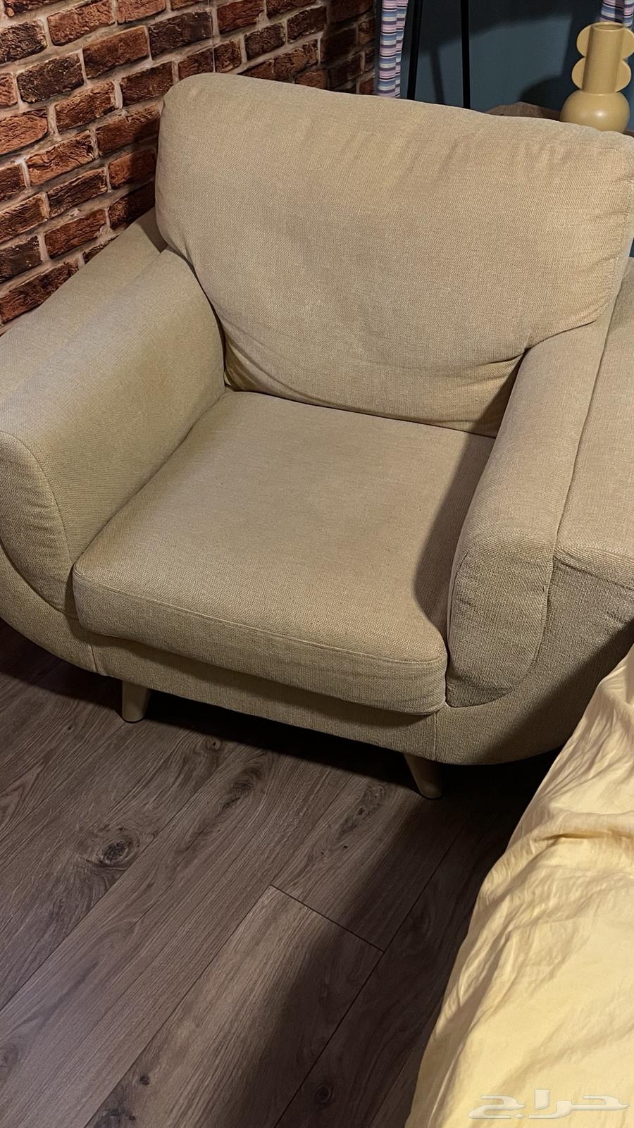 Wide sofa64584785557506112