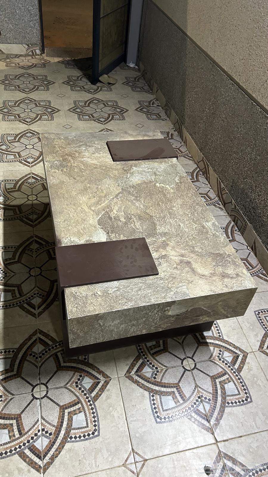 Almost new table64580772131713111