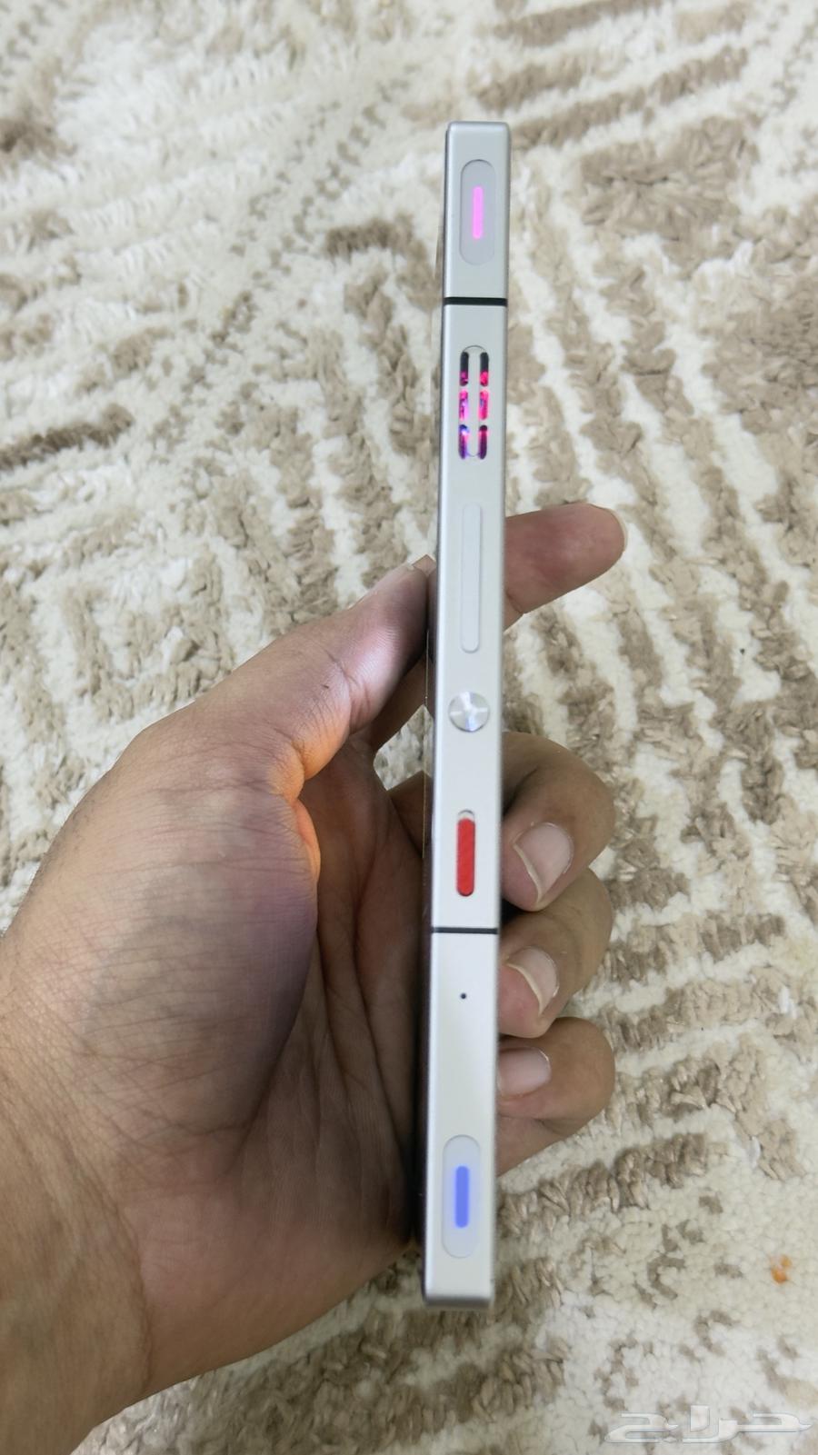 للبيع جوال رد مجك 9 16رام 512 قيقا64580472477314112