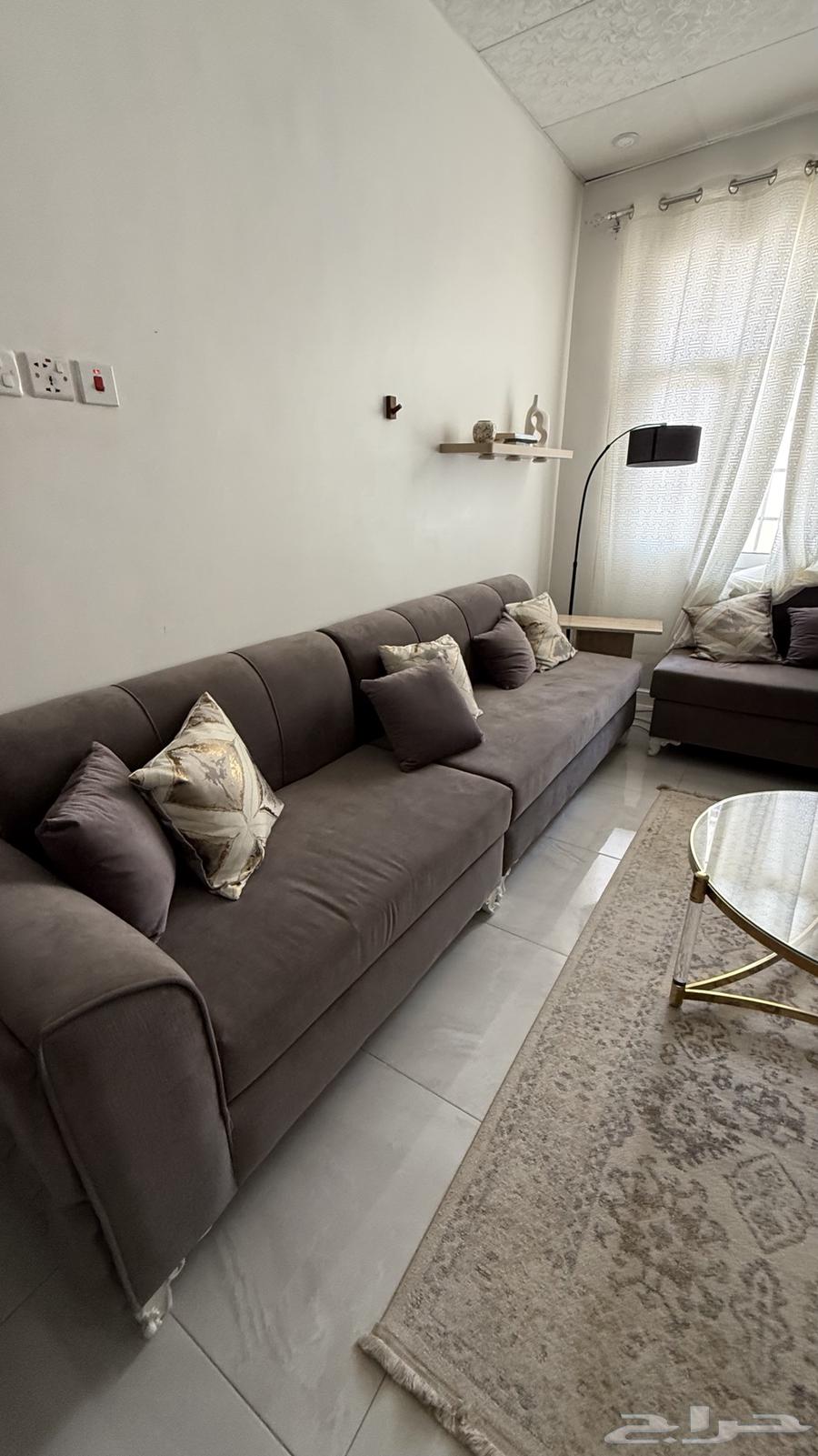 للبيع كنب نظيف وشبه جديد64583207954818111