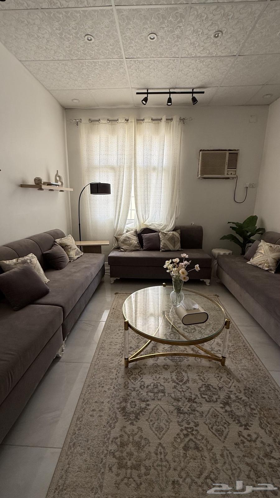 للبيع كنب نظيف وشبه جديد64583207954818110