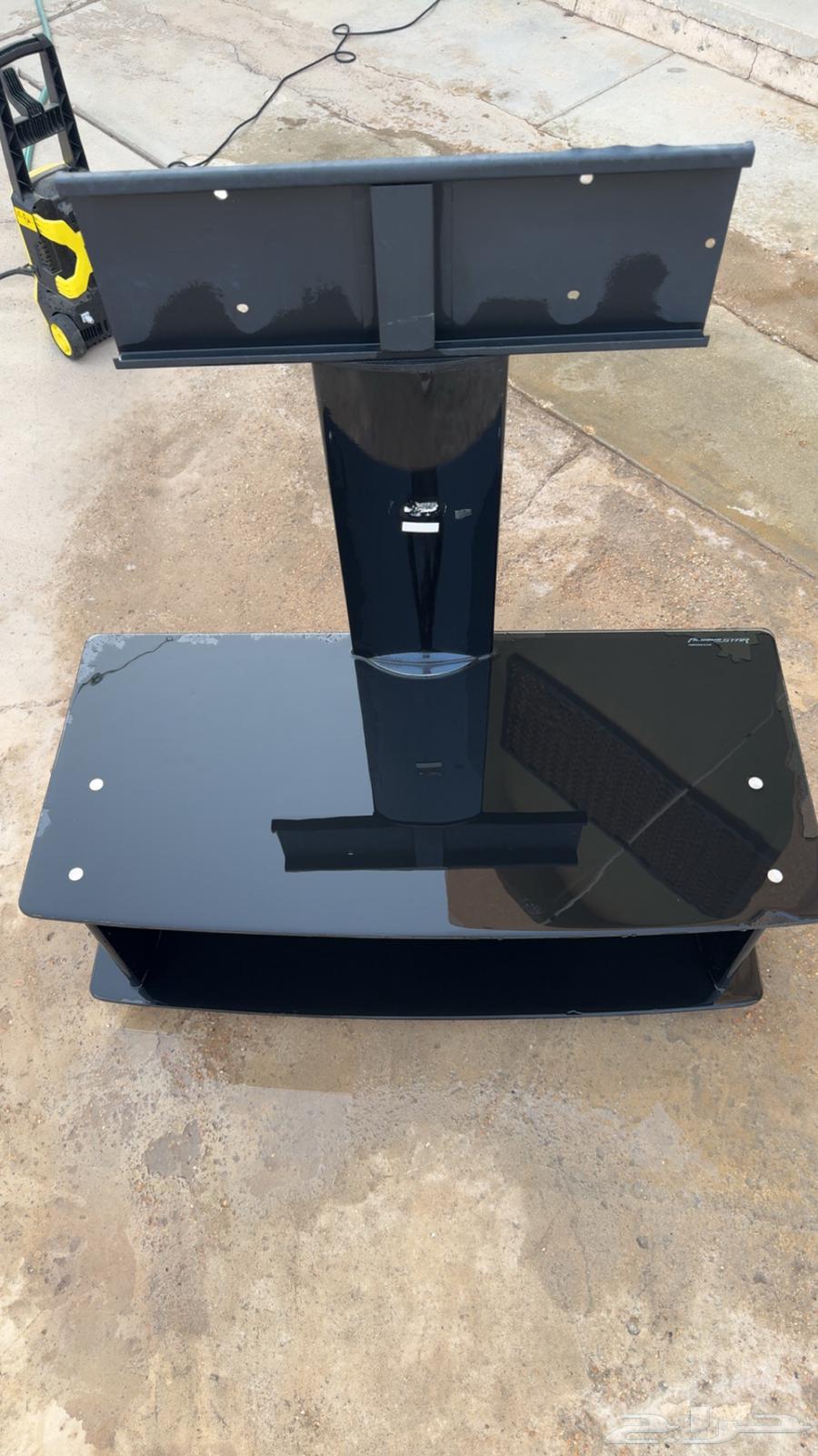 طاولة تلفاز مع ادواتها كامله وزود من عندي ثلاث قواعد64586588897665110