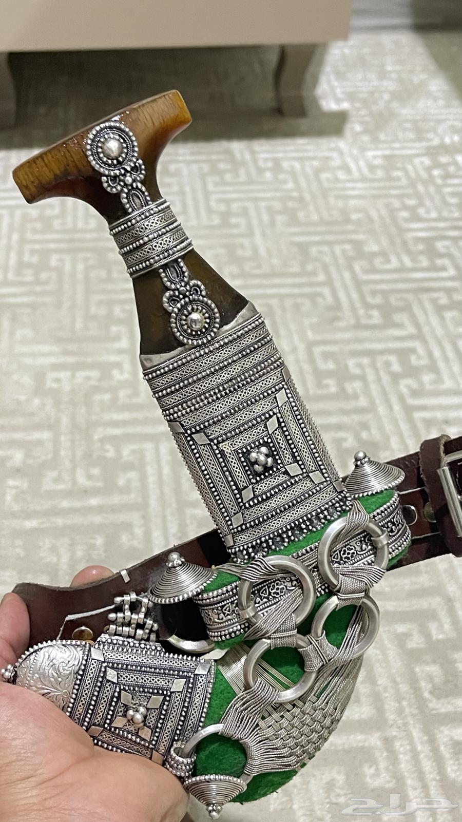 An old giraffe dagger64583809654530110