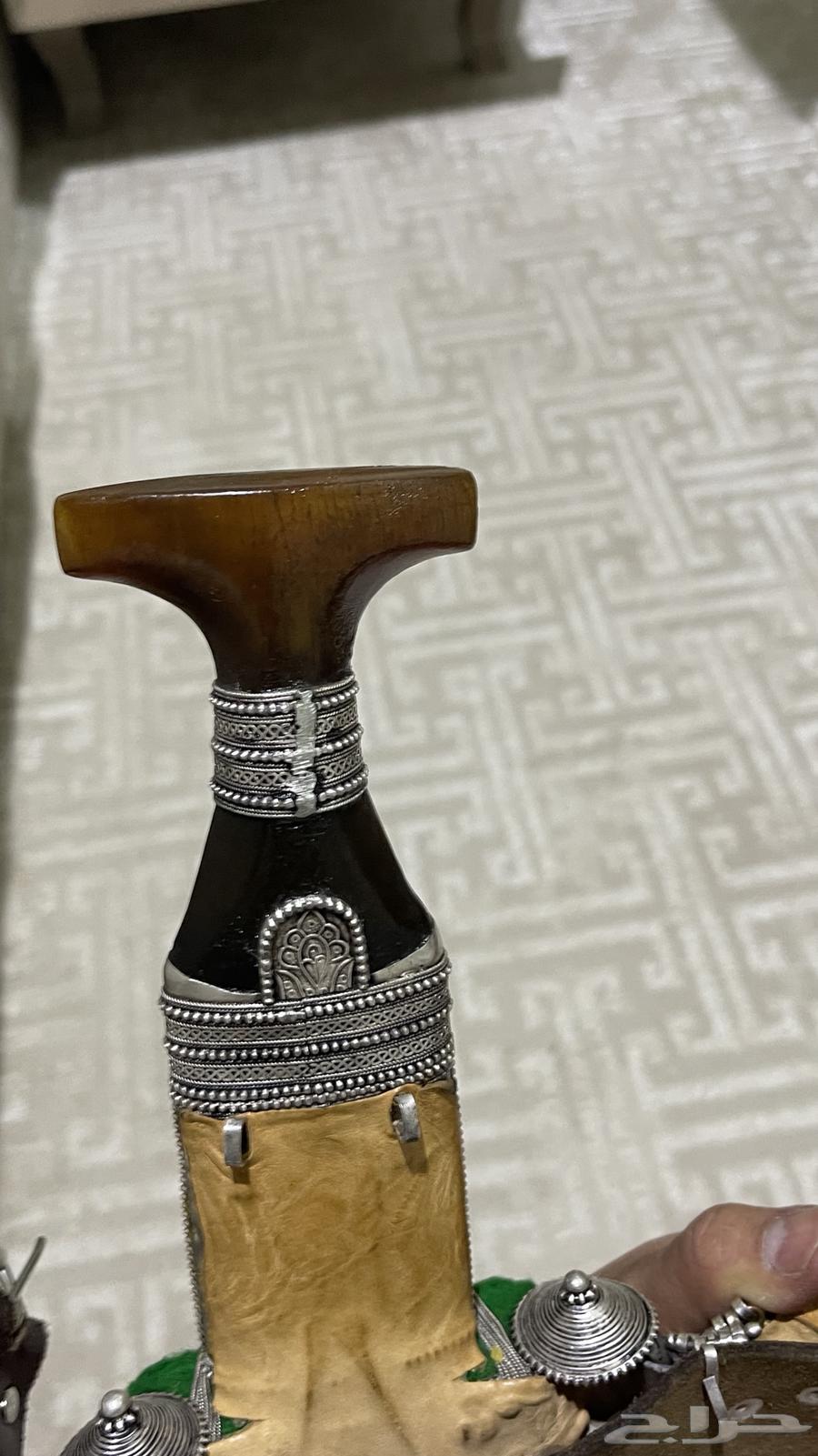 An old giraffe dagger64583809654530113