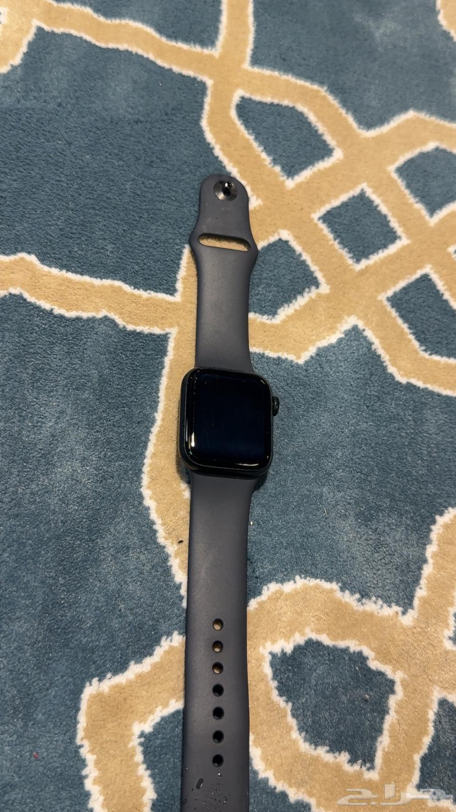 ساعة ابل SE الجيل الثاني نظيفة جدا ولافيها مشكلة مع الضمان64586526658947110