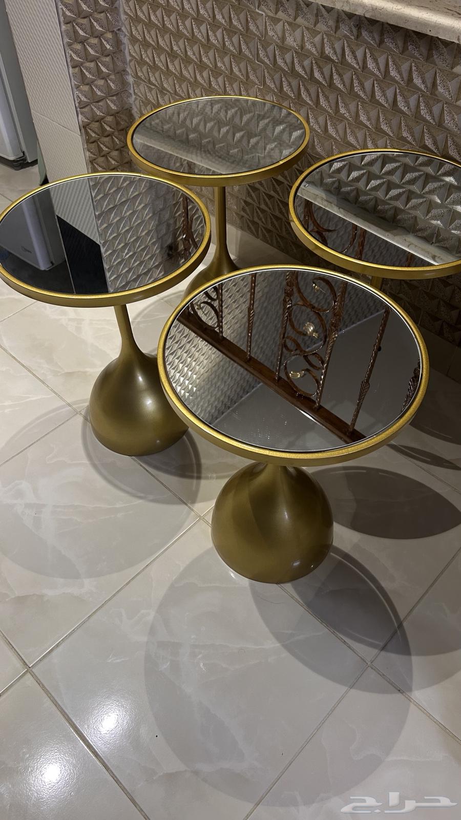 Service table64587888902786111