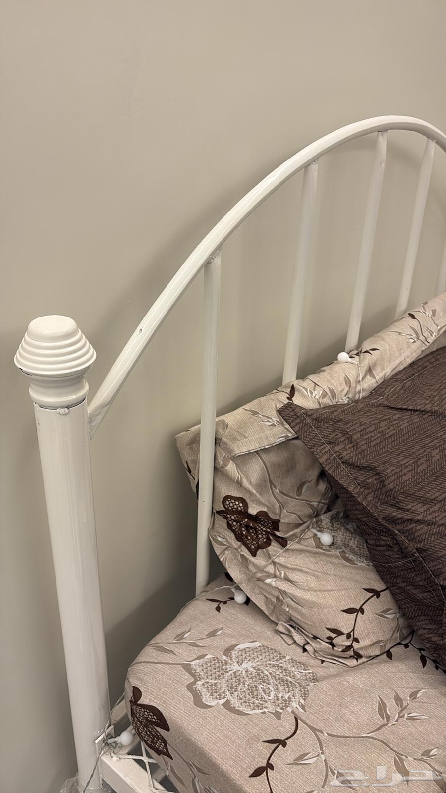 كرسي حديد نفر و نص64583625800577111