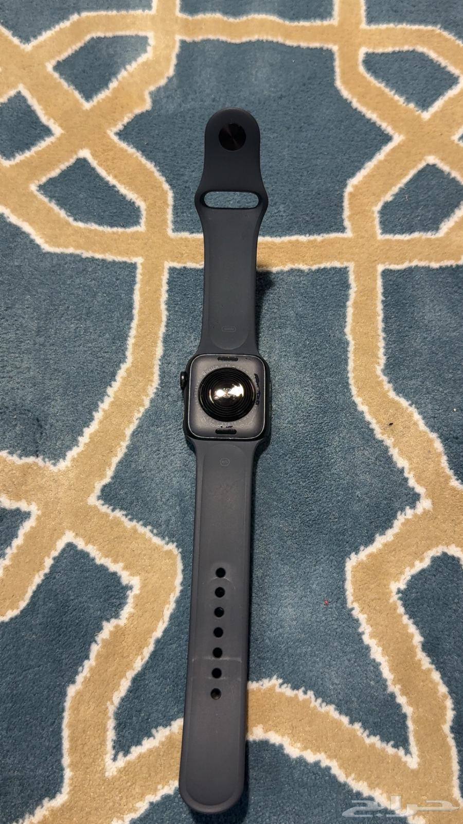 ساعة ابل SE الجيل الثاني نظيفة جدا ولافيها مشكلة مع الضمان64586526658947111