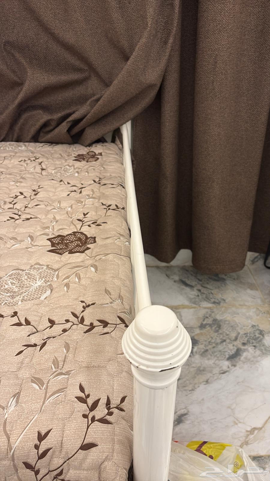 كرسي حديد نفر و نص64583625800577113