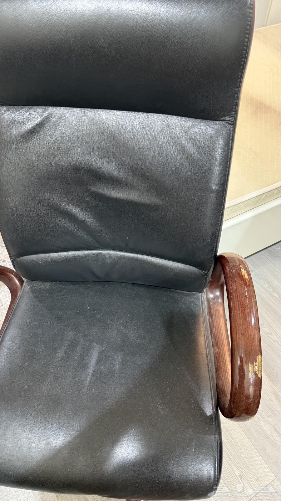 كرسي مكتب او قيمنق لم يتم بيعة للان64582284249986111